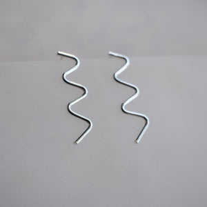 Zig zag silver studs